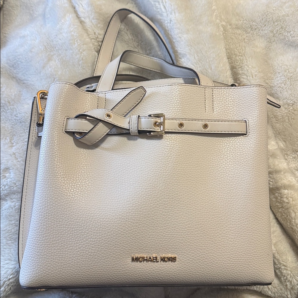 Premium Warm/Neutral White Michael Kors Bag Medium Size - Like New Without Tags